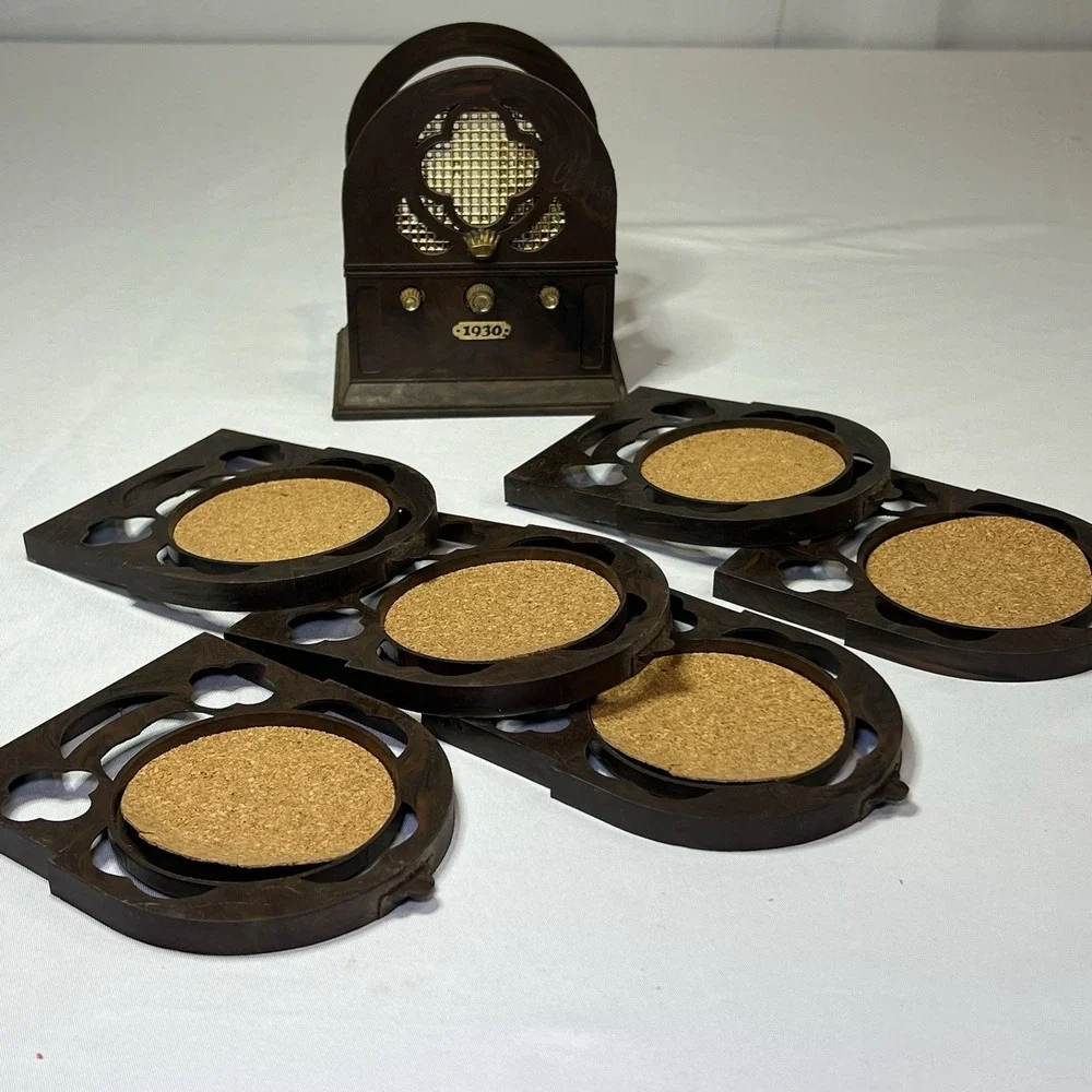 Vintage 6 Coaster Set Old 1930 Wood Radio Design Made‎ In Hong Kong AM/FM Cork